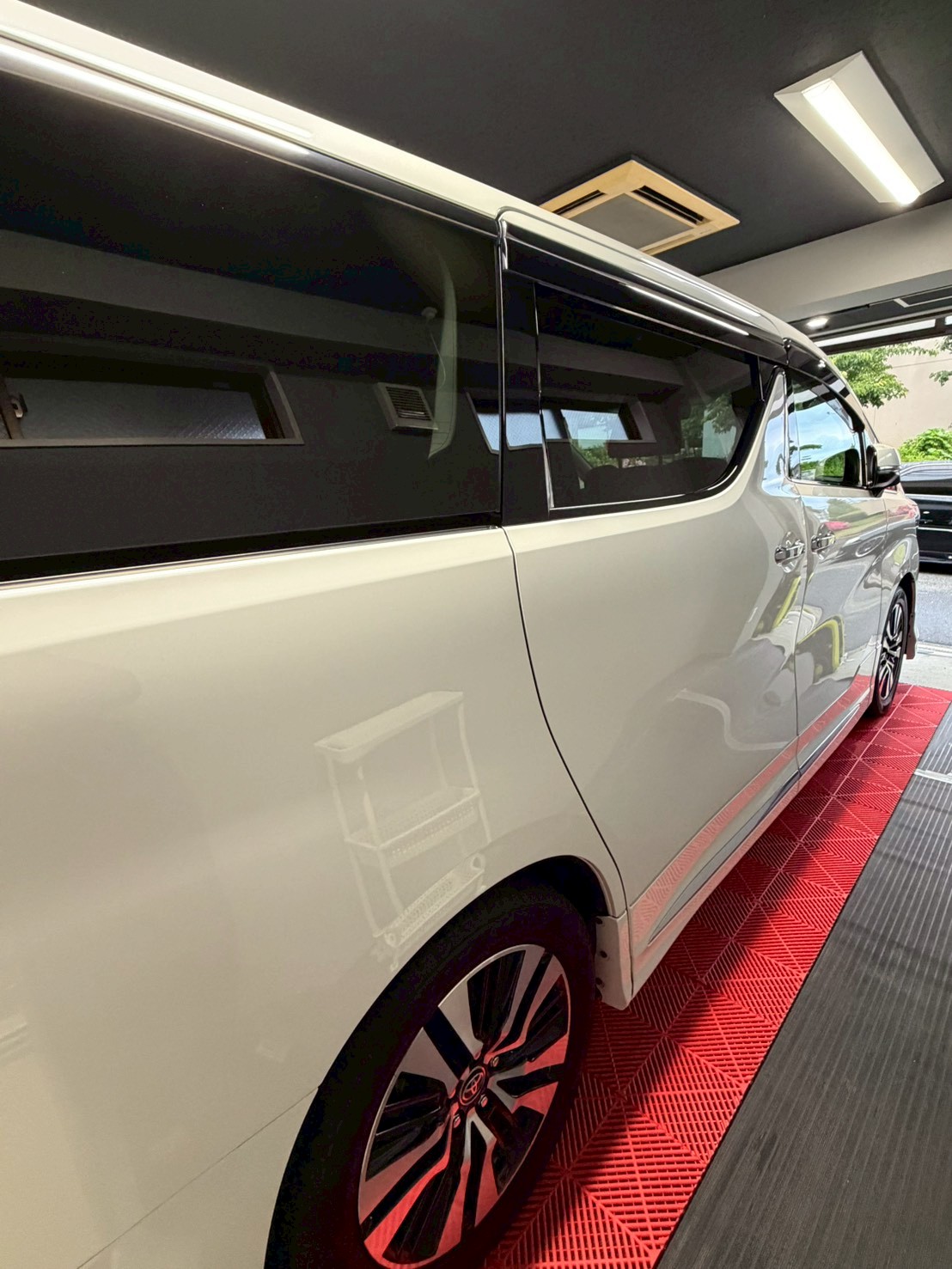 洗車・コーティング後（圧倒的な艶）